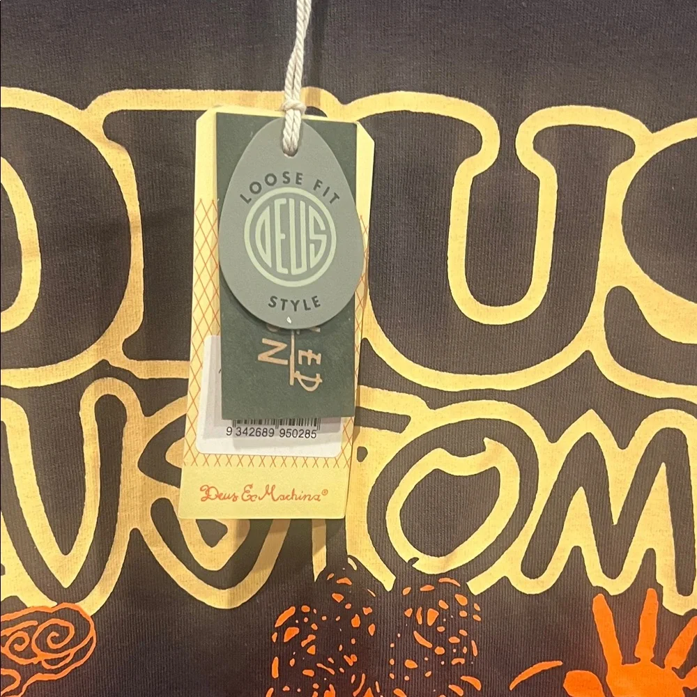 NWT- DEUS Customs Brown Graphic Tee - Picture 3 of 8